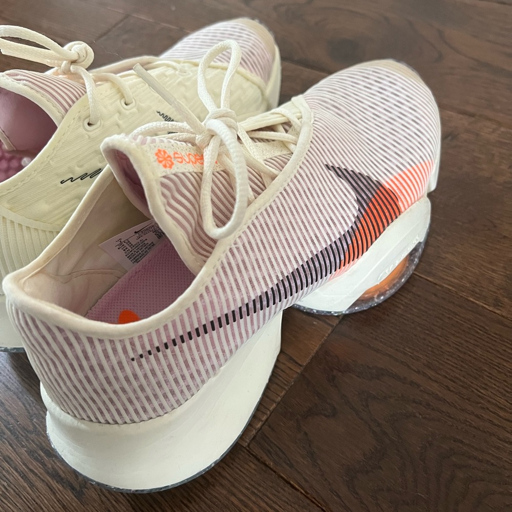 Nike women’s sneakers SOLD